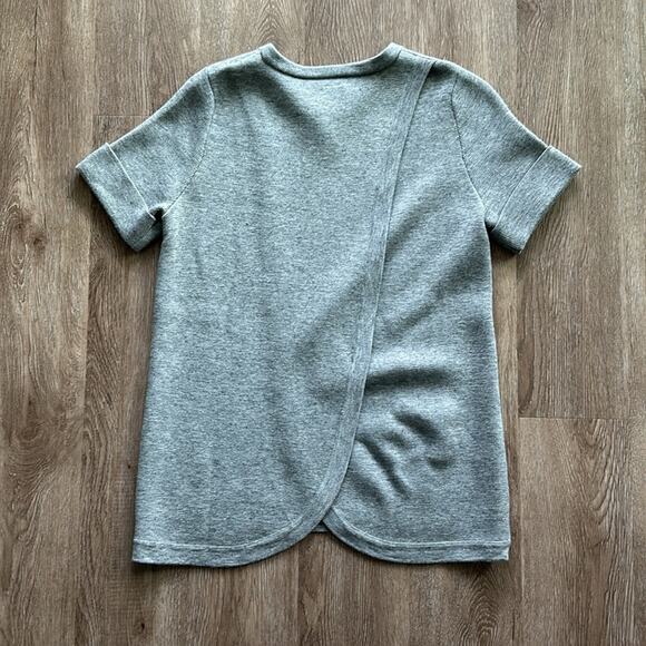 Southern Proper Grey Beau Short Sleeve Sweater Size XS Scallop Split Back - Picture 4 of 5